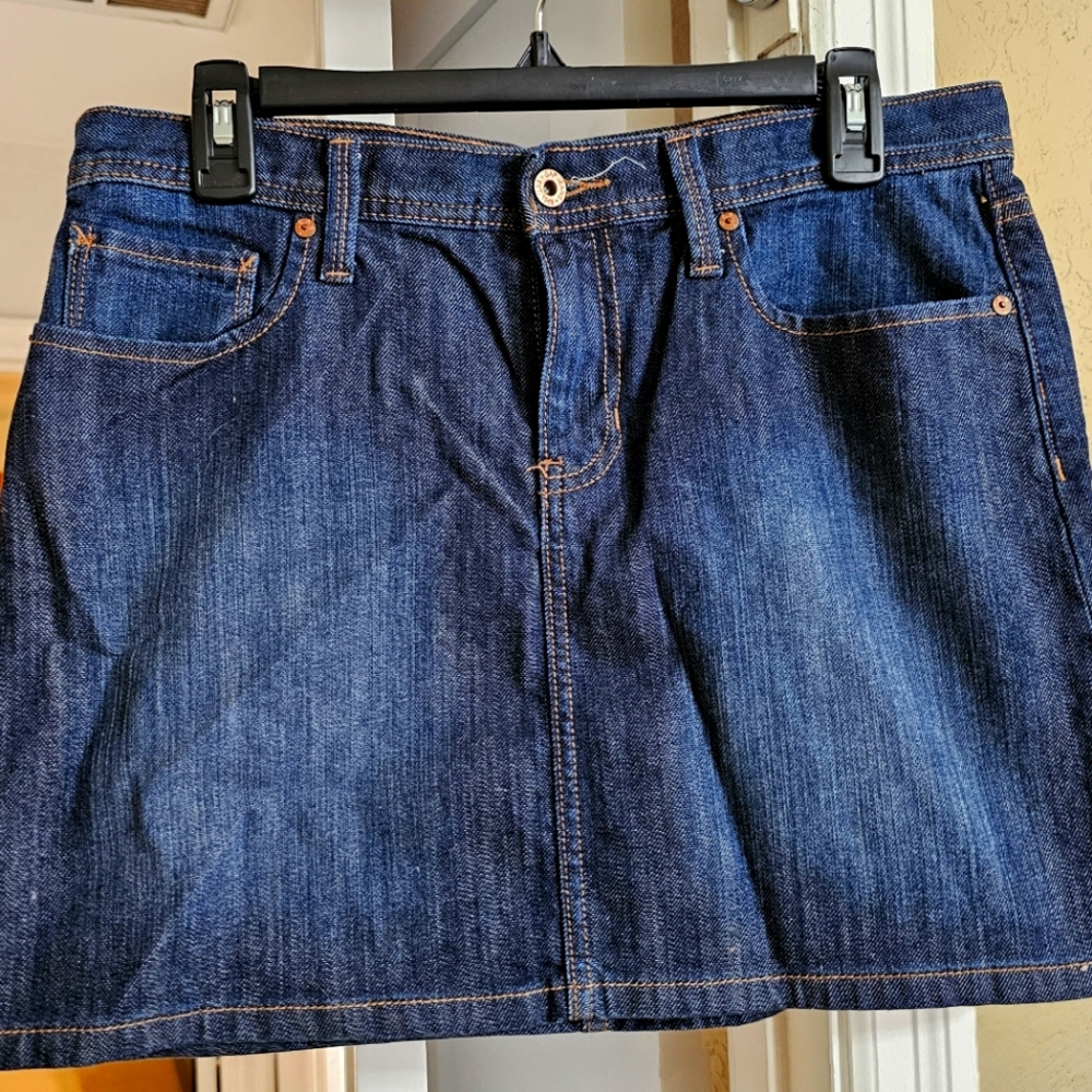 Gap Jeans Denim Mini Skirt with Fleur-de-lis pocket embelishments